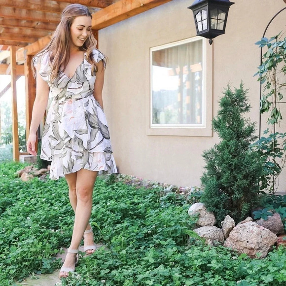 Express floral dress - Picture 3 of 5